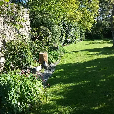 D'hote Le 18-20 Bed and breakfast Saint-Martin-des-Entrées