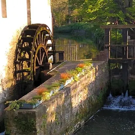 D'hote Le 18-20 Bed and breakfast Saint-Martin-des-Entrées