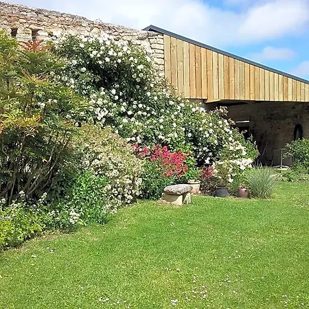 D'hote Le 18-20 Bed and breakfast Saint-Martin-des-Entrées