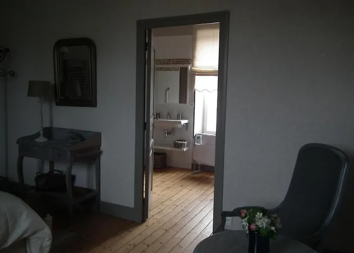 D'hote Le 18-20 3* Saint-Martin-des-Entrees