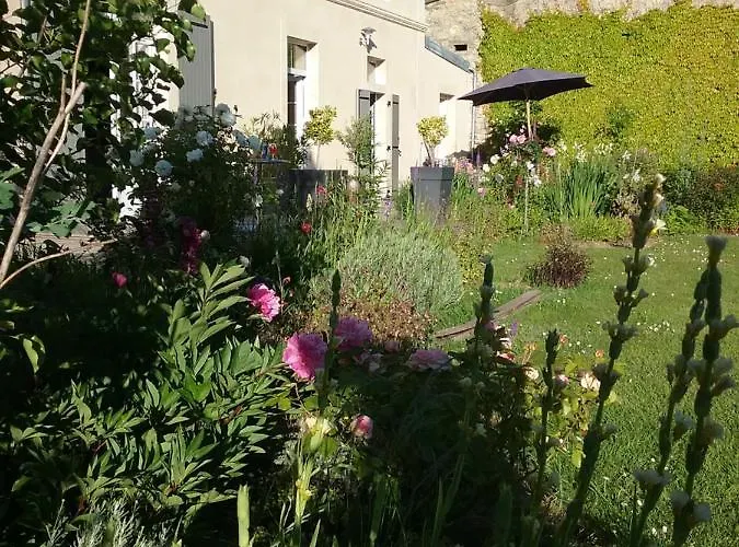 D'hote Le 18-20 Bed & Breakfast Saint-Martin-des-Entrees
