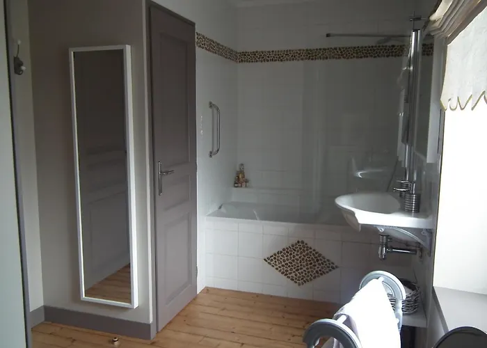 Bed & Breakfast D'hote Le 18-20 Saint-Martin-des-Entrees