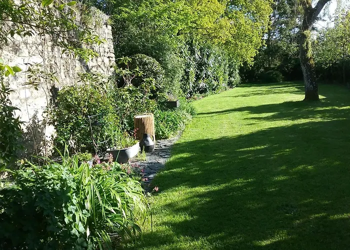 D'hote Le 18-20 Bed & Breakfast Saint-Martin-des-Entrees